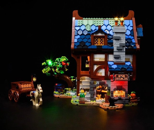 LEGO LED-Beleuchtungsset für mittelalterliche Schmiedidee 21325 - Bild 1