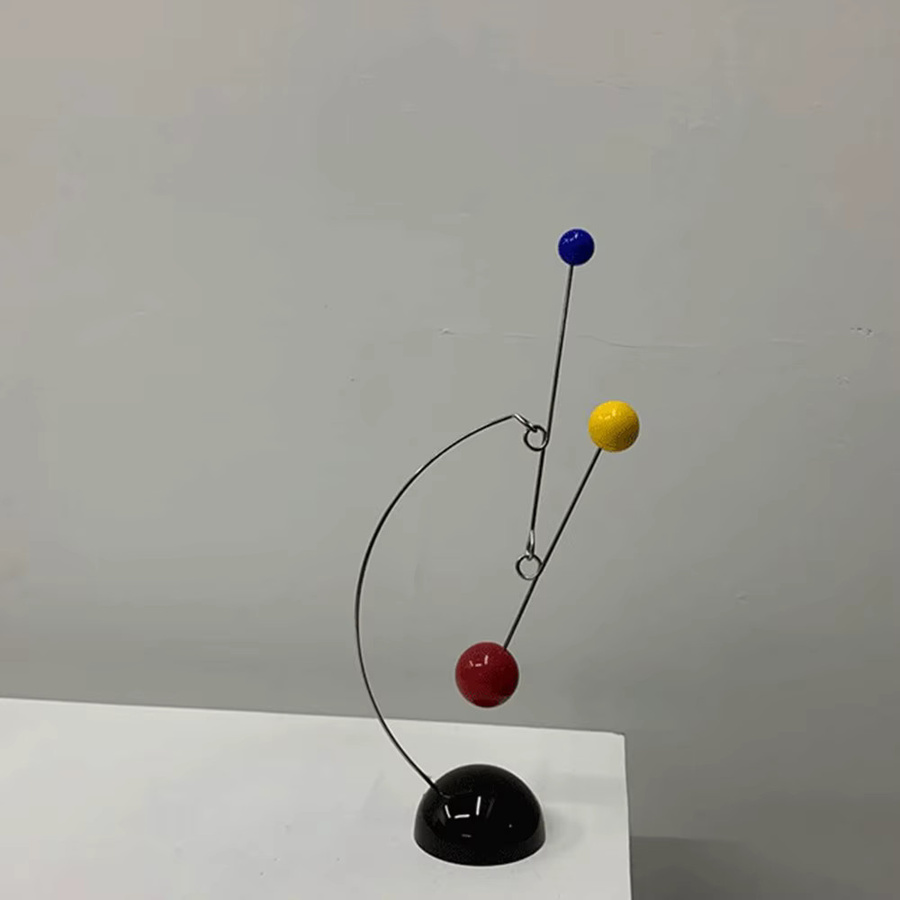MLGB Calder Schreibtisch Balance Gerät Dynamische Skulptur als Kunst Dekoration in Ivory - Bild 2