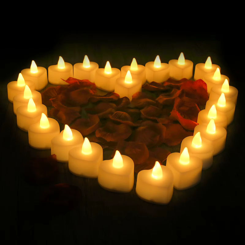 24er-Pack herzförmige elektrische LED-Teelichter in Weiß mit künstlichen Rosenblättern für romantische Dekorationen zum Hochzeitstag - Bild 5