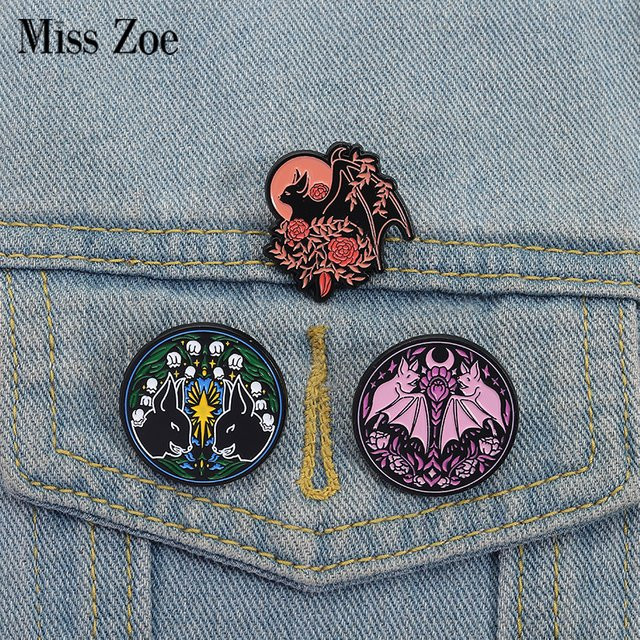 Miss Zoe Brosche, Florale Fledermaus Emaille, Bunt, Gothic - Bild 1