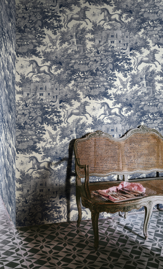 Rebel Walls Tapete Fairy Tale Castle in Blau aus Vlies - Bild 1