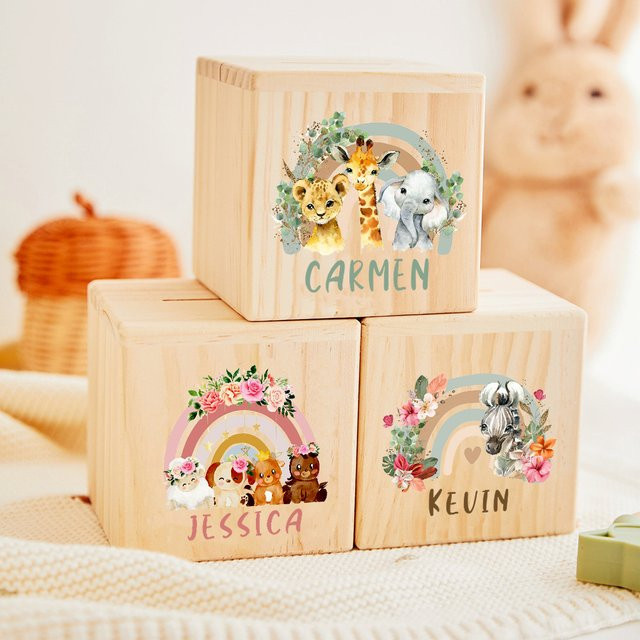 Personalisierte Holz-Spardose Regenbogen Safari-Tiere mit Namen in Multicolor als Münzbank für Kinder - Bild 1