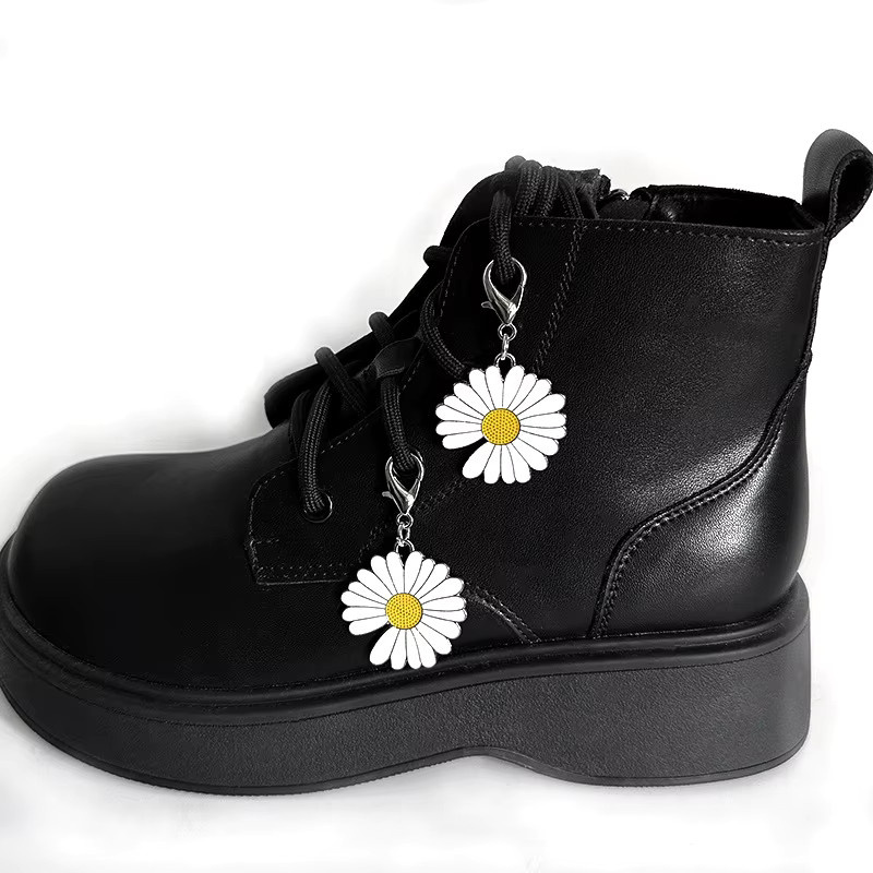 CHUJIE Schuhanhänger, Gänseblümchen-Blumen-Design, Metall, 2 Stück - Bild 4