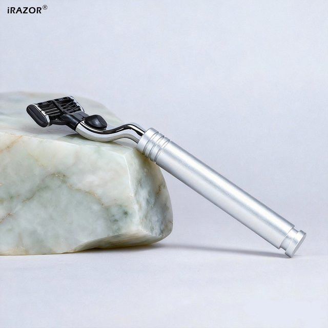 iRAZOR Manueller Sicherheitsrasierer mit drei Klingen, Herren - Bild 1