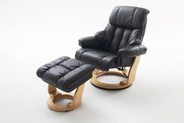 iNNoSeat by MCA + CALGARY Relaxer mit Hocker aus Rindsleder und Formholz in Schwarz/Natur - Bild 1