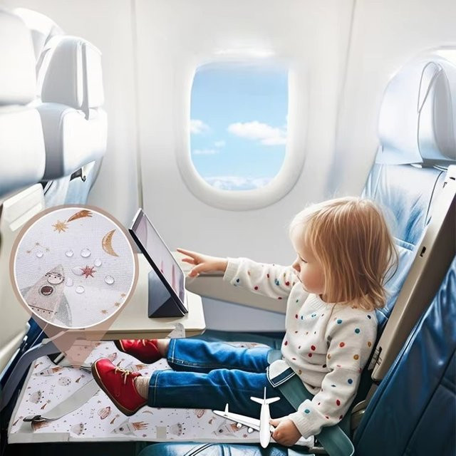 Multifunktionales Reise-Sitzverlängerungs-Pad für Kinder mit Cartoon-Design als Babybett und Flugzeug-Sitzverlängerung, Mehrfarbig - Bild 1