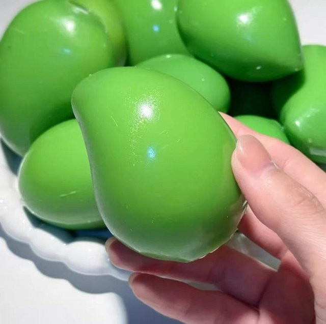 A Family Of Home Textiles Mango-Stressball, Quetschspielzeug, green - Bild 1