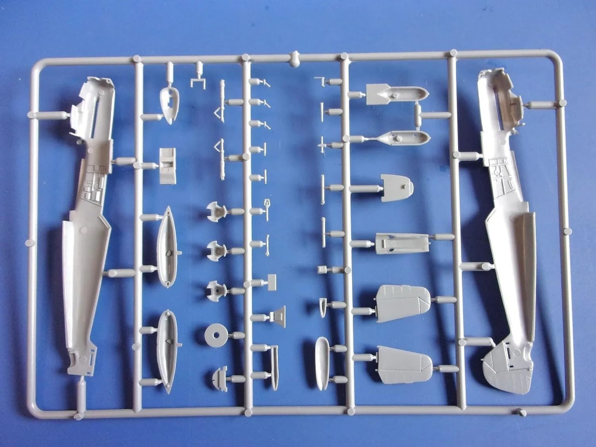 KP Models Messerschmitt Bf109E-4/7 Plastikmodellbausatz 1/72 Flugzeug - Bild 1