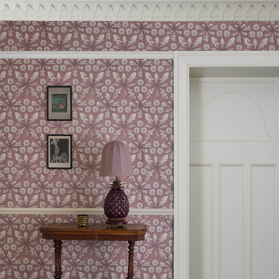 House of Hackney Tapete Taraxa Cosmos in Pink mit floralem Botanical-Design aus Vlies - Bild 1