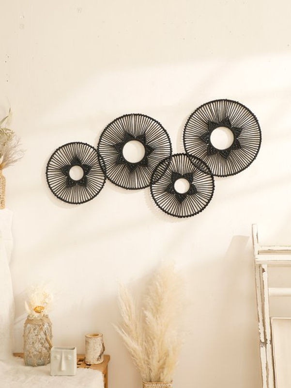 Runder Makramee Wandbehang in Schwarz mit geometrischem Design im Bohemian-Stil, Durchmesser: 30,5 cm - Bild 1