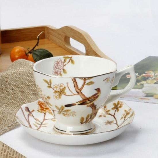 Refreshing Home Kaffeetasse und Untertasse mit Löffel aus weißem Knochenporzellan, 170 ml - Bild 1