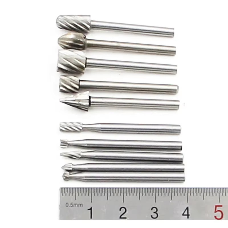 Dremel 6-teiliges Bohrer-Set aus Schnellarbeitsstahl in Silber mit 1/8 Zoll Schaft, bestehend aus Bohrern und Holzschnitzraspeln - Bild 2