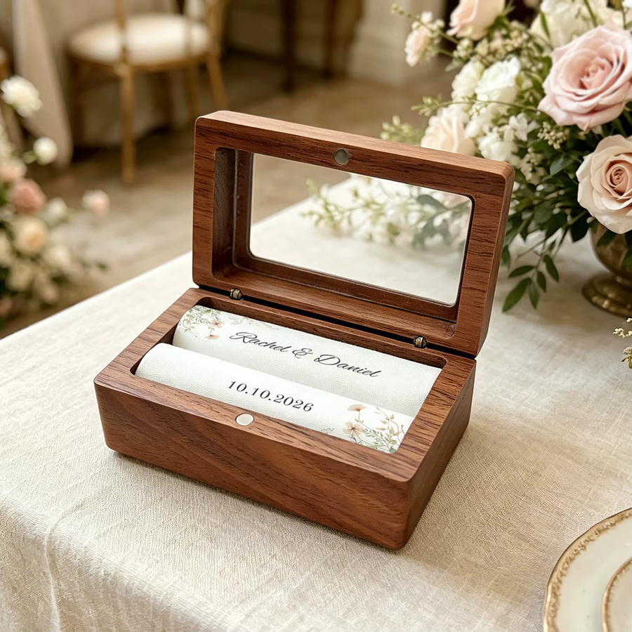 Individuell gravierte Ringbox aus Walnussholz mit Klarsichtfenster in Braun für Hochzeit und Verlobung - Bild 5