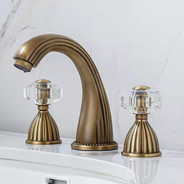 XMSJ Badezimmer Waschbecken Armatur aus Messing in Gold mit Kristall-Details, Deckmontierte Drei-Loch-Mischbatterie mit Doppelgriff für Kalt- und Heißwasser - Bild 1
