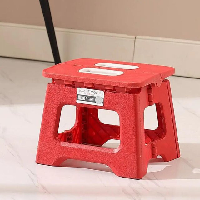 Yiran Furniture Klappstuhl als leichter Klapptritt und rutschfester Fußhocker aus Kunststoff für Küche und Garten - Bild 1