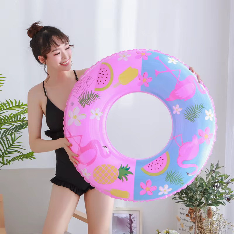 Aufblasbarer Schwimmring mit Cartoon-Flamingo-Motiv von CatXaa in Rosa und Mehrfarbig für Kinder und Erwachsene - Bild 2