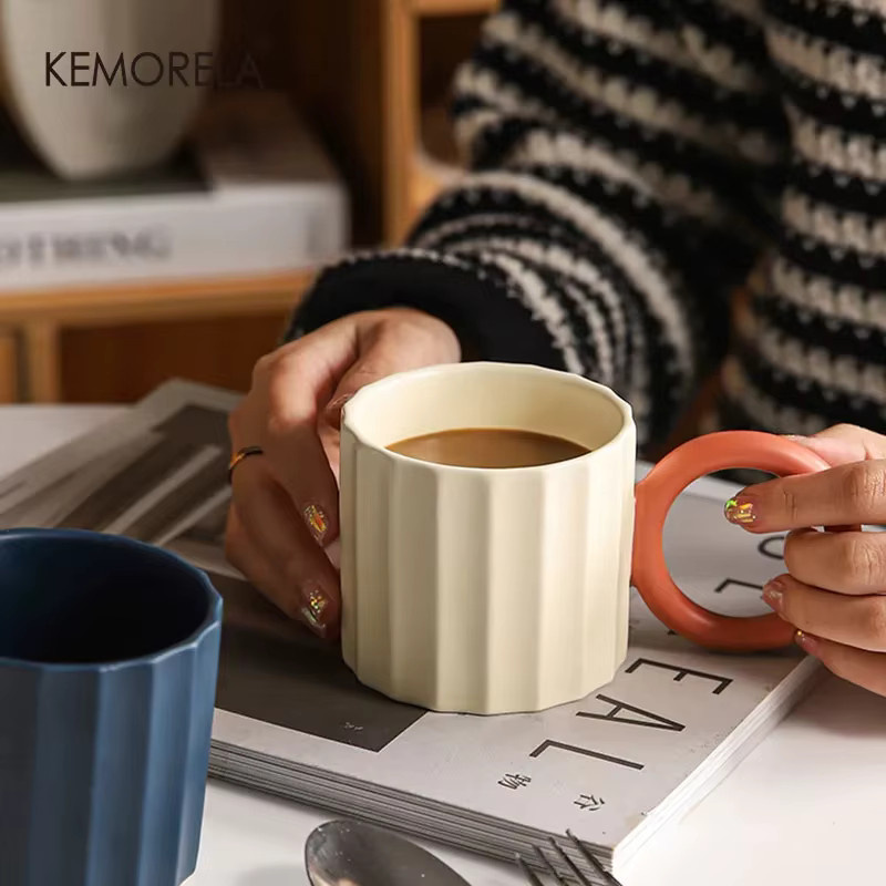 KEMORELA Keramik Kaffeetasse mit rundem Griff in Blau, mikrowellengeeignet - Bild 3