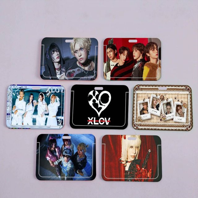 X-XLov K-Pop Bus-Pass-Kartenhülle aus Kunststoff in Multicolour als Halter für Bankkarten, Arbeitsausweise und Namensschilder - Bild 1
