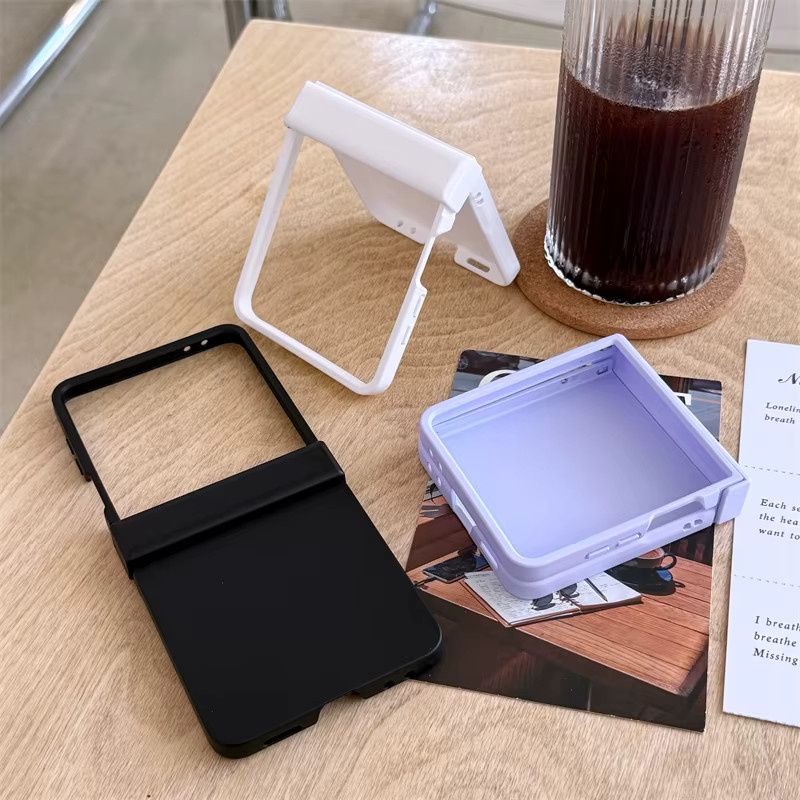 Samsung Galaxy Z Flip 7 5G Handyhülle aus hartem PC mit Scharnierschutz in Schwarz - Bild 4