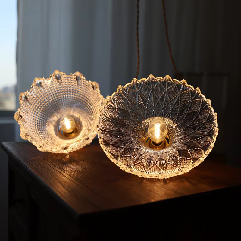 Ramalho Pendelleuchte aus Glas und Messing in Gold/Brass für Wohnzimmer, Esszimmer und Schlafzimmer - Bild 1