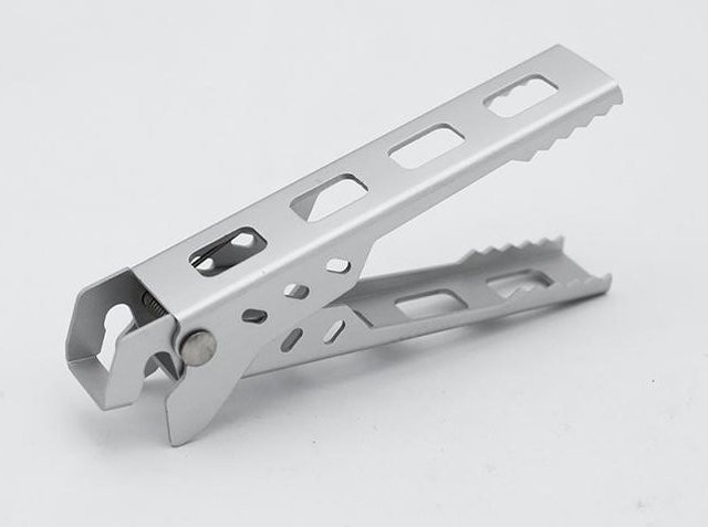 NATAWA Verbrühschutz-Topflappen und Grillhalter aus Metall in Silber für Camping und Picknick - Bild 1