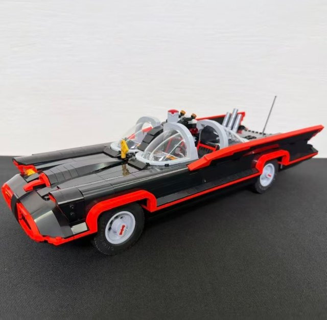 Hot Toys Super Bat Batmobile Supercar Modellbausatz, 1822 Teile, ab 18 Jahren - Bild 1