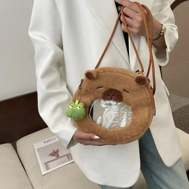 Yiran toy Erdbeerhut Capybara Plüschtier, ab 3 Jahren - Bild 1