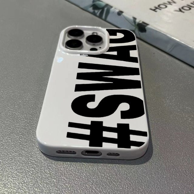 Apple iPhone Schutzhülle mit kreativem SWAG-Buchstaben-Design in Weiß, stoßfeste weiche Handyhülle für iPhone 17, 16, 15, 14, 13, 12, 11 Pro Max und weitere Modelle - Bild 1