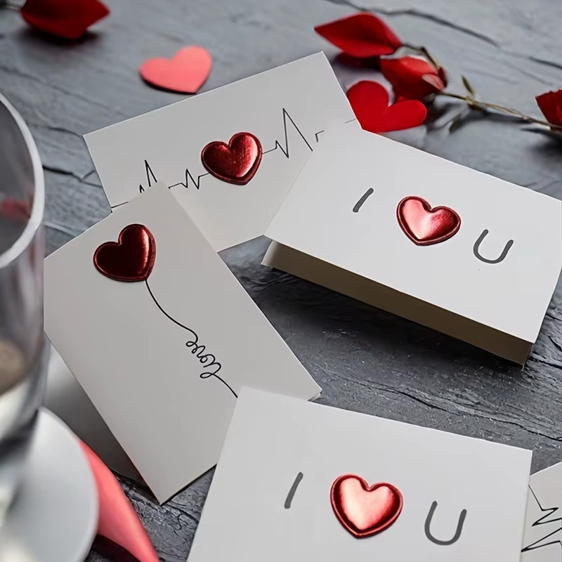 Weiße Liebeskarten und Umschläge aus Papier für Valentinstag und kleine Liebesnotizen - Bild 2