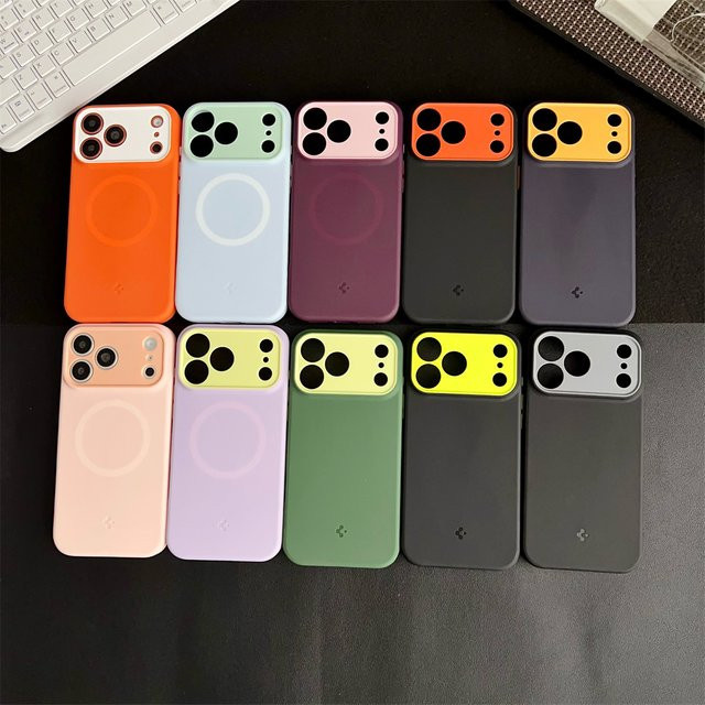 Spigen Fit MagFit Hide Magnetische Flüssigsilikonhülle für iPhone 17 Pro Max Air mit MagSafe Kompatibilität in Schwarz und Orange - Bild 1