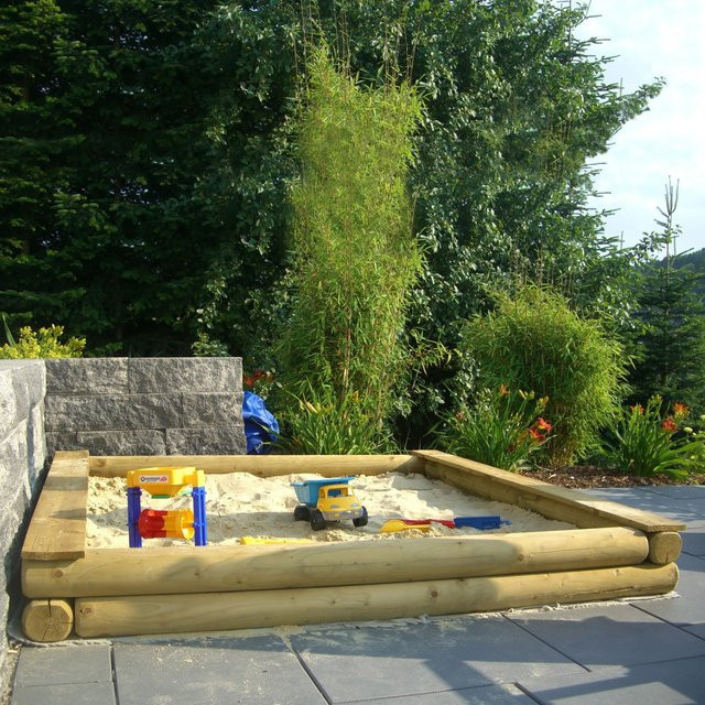 Sandkasten Klaus von T & J aus Kiefern- und Fichtenholz in Braun und Grün, B/T/H: 200 x 200 x 22 cm - Bild 1