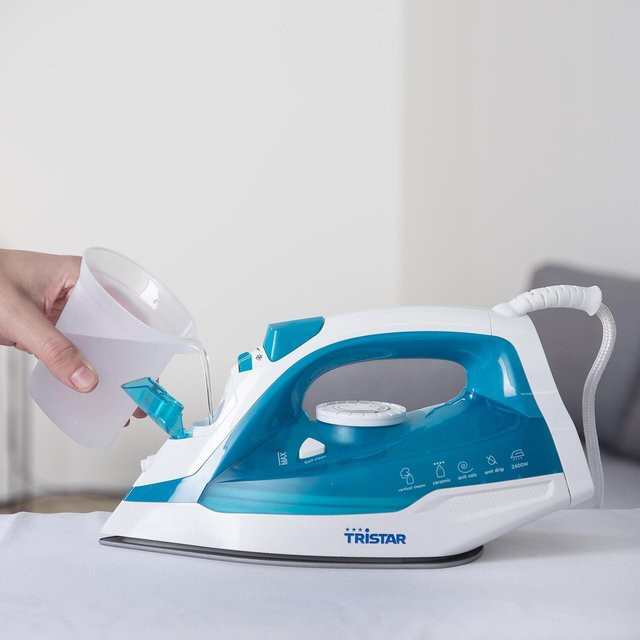 Tristar ST-8320 Dampfbügeleisen mit Keramik-Bügelsohle und Anti-Calc-Funktion in Weiß, Blau und Türkis, 2600W - Bild 2