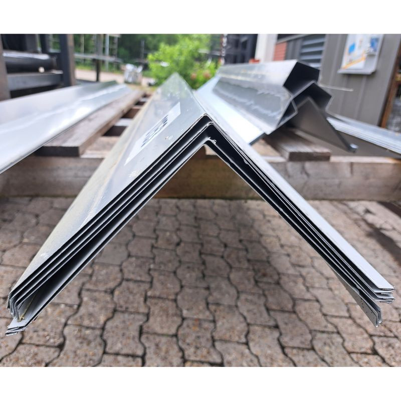 Ortgang von Friedrich von Lien AG aus Aluminium in Weißaluminium RAL 9006 mit einer Länge von 2,70 m - Bild 1