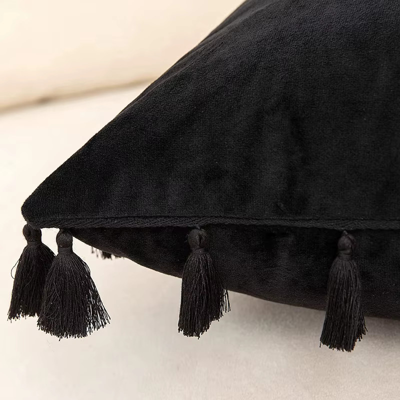 2er-Set inyahome Kissenbezüge aus Samt mit Quasten in Schwarz und Beige, B/T/H: 30 x 50 cm, 45 x 45 cm und 50 x 50 cm - Bild 2
