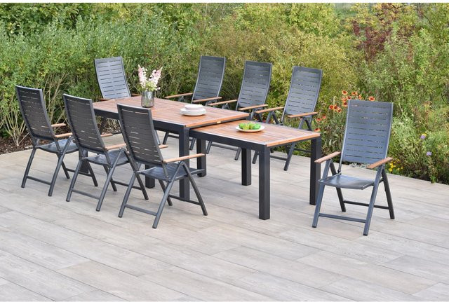 Merxx Tinos Gartenmöbel Set 9-teilig mit ausziehbarem Gartentisch und 8 Klappsesseln aus Akazienholz und Aluminium in Anthrazit - Bild 1