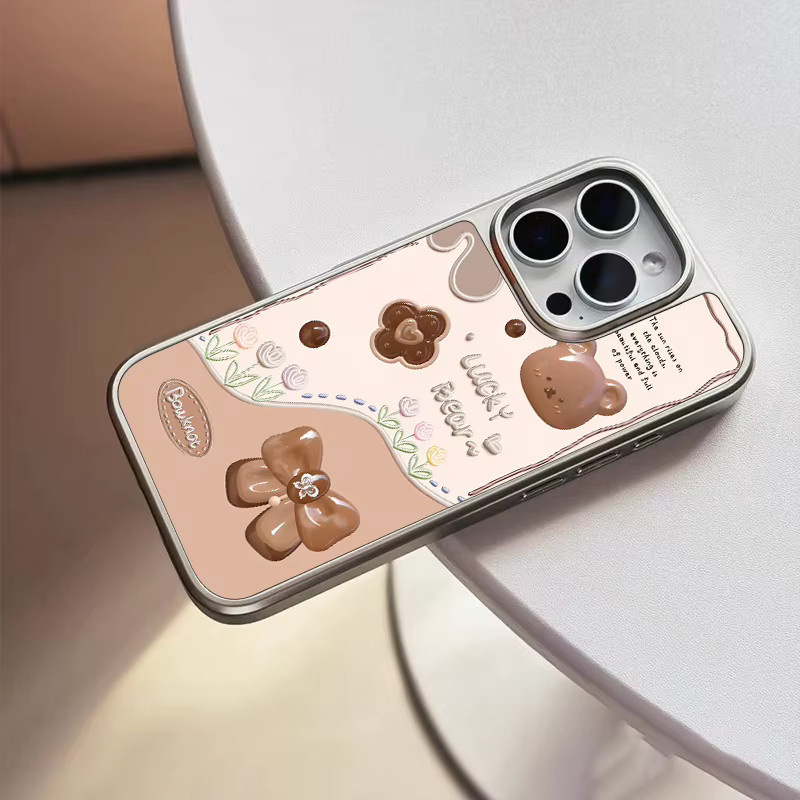 DecoPhone Stoßfeste Handyhülle im koreanischen Stil mit niedlichem Cartoon-Kaffeebär, mattierte Rückwand und silbernem Rand für iPhone 17, 16, 15, 14 Pro Max, Farbe: Silber - Bild 2