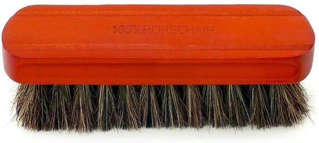 Hochwertige Reinigungsbürste aus Holz mit Naturborsten aus Rosshaar in Rot - Bild 1