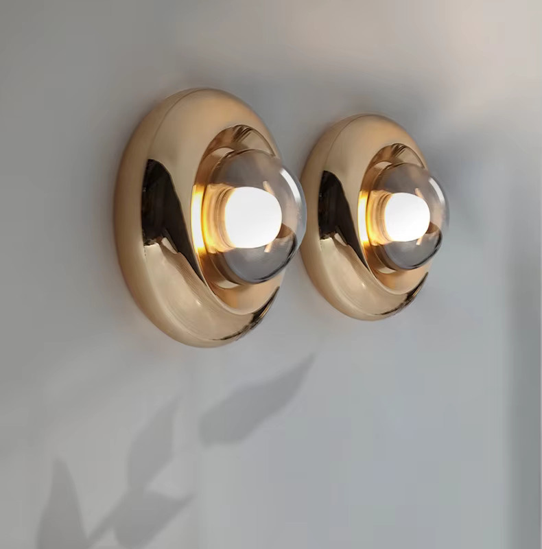 JIANKEXING Glas Lava Wandleuchte LED in Gold/Messing mit transparentem Rundglas für Schlafzimmer, Wohnzimmer und Korridor, Warmweiß - Bild 2