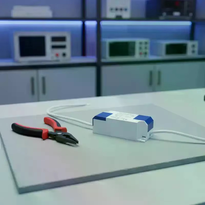 Eelhoe LED-Treiber Konstantstrom-Beleuchtungstransformator 85-265V Weiß - Bild 2