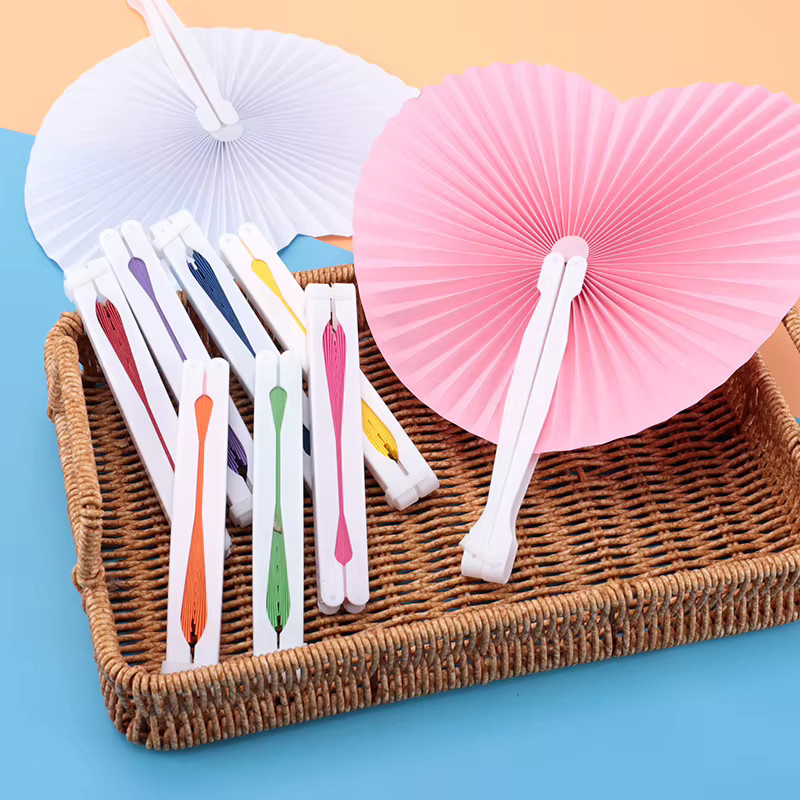 Weiße Herzform Papierfächer zum Basteln und Bemalen für Hochzeiten und Geburtstage - Bild 1