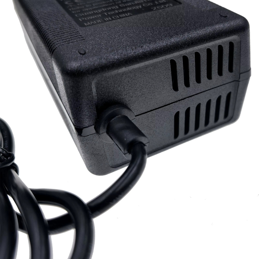 Navee 53,6 V Ladegerät für MI4 Ultra Pro 2. Generation, S65, N65i, S40 und S60 E-Bike und Roller in Schwarz - Bild 5