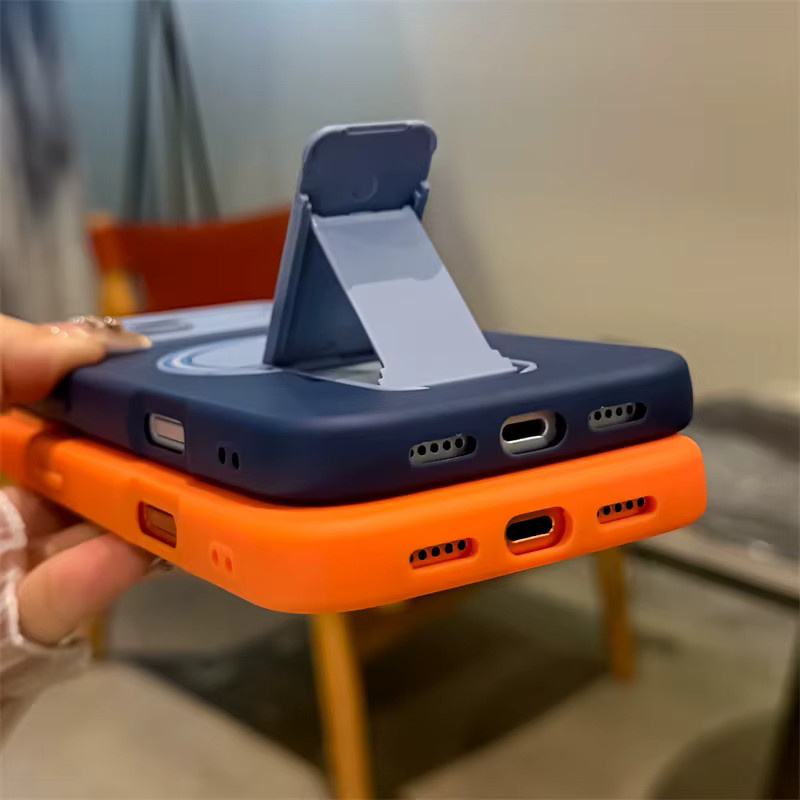 SUNWARD MagSafe Handyhülle mit Klappständer und Fenster für iPhone in Braun - Bild 2