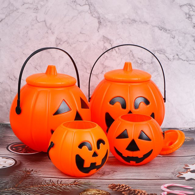 Orangefarbener Halloween Kürbis Eimer aus Kunststoff als Party Dekoration - Bild 1