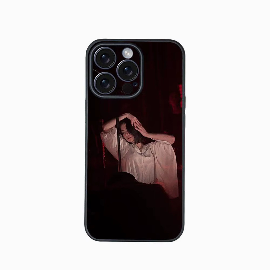 Sänger M-Mitski Handyhülle für Apple iPhone 12 13 14 15 16 Pro Max Plus in Schwarz als klassische Softshell-Hülle - Bild 3