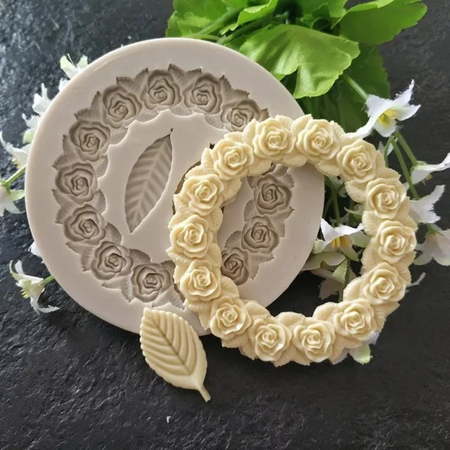 Silikon Backform Rosette Blätter für Kuchen, Schokolade und Zuckerdekor in Beige - Bild 1