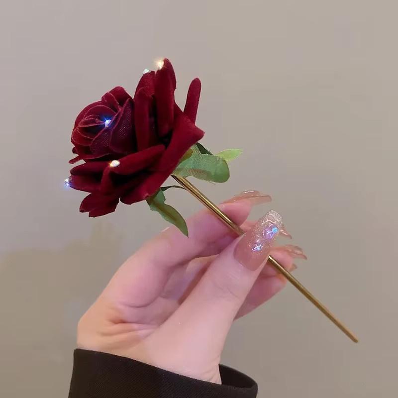 DooMei Haarstäbchen mit roten Rosenblüten und Strasssteinen, Damen - Bild 3