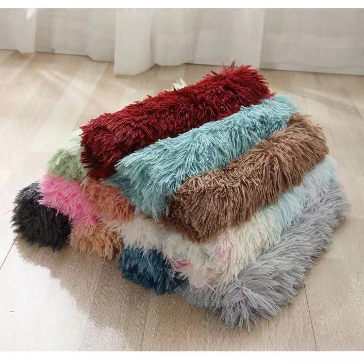 Doppellagige Plüschdecke als Haustierdecke und Hundematte für kleine, mittlere und große Hunde - Bild 1