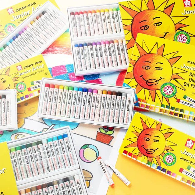 SAKURA Little Sun Ölpastell-Set mit gelbem Cover in verschiedenen Farbstärken - Bild 1