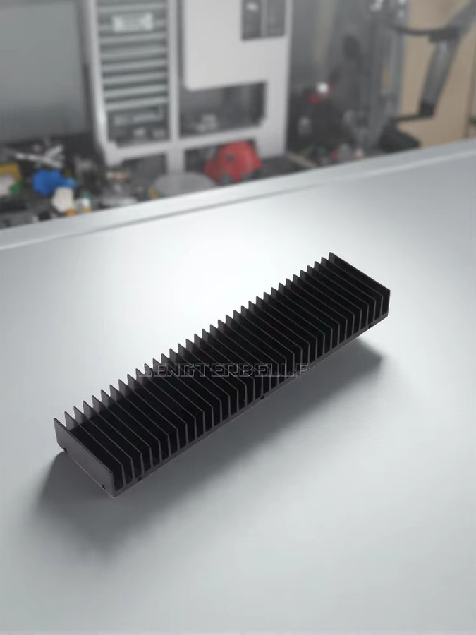 SENGTERBELLE E-Typ Vollaluminium Kühlkörper für Audio-Leistungsverstärker DIY Wärmeableitungsplatte, Schwarz, H x B x T: 25 x 24,6 x 6 cm - Bild 4