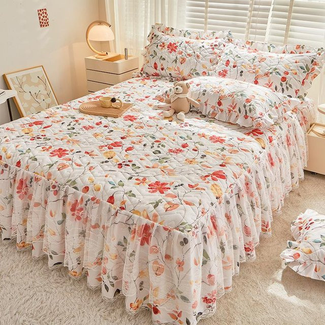Dreiteiliges Bettwäsche-Set von Your Warm Home in Weiß mit gestepptem Baumwollspitze-Spannbettlaken und Tagesdecke im Prinzessinnen-Stil, B/T: 120 x 200 cm - Bild 1